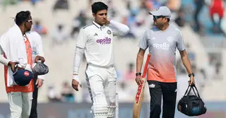 ঘাড়ে ব্যথা নিয়ে হাসপাতালে ভর্তি শুভমান গিল